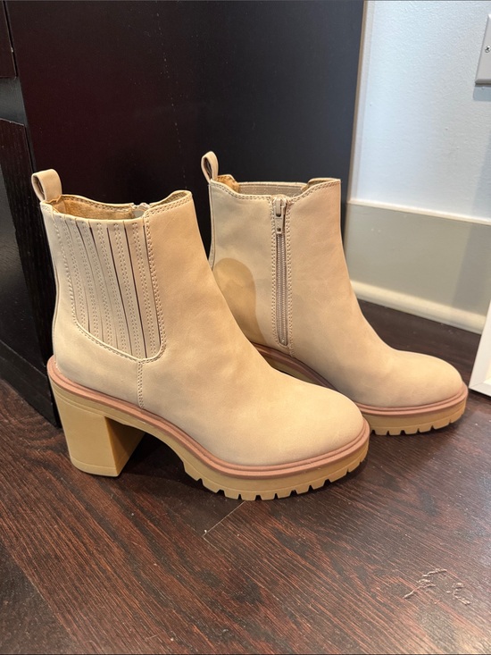 Dolce Vita Shoes - Women’s Dolce Vita Juliet Lug Boot Chunky Heel Ankle Boots